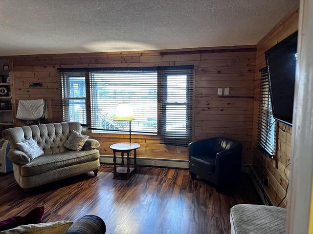 240 N State Rd 35, Alma, WI 54610