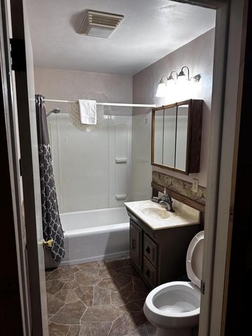 240 N State Rd 35, Alma, WI 54610