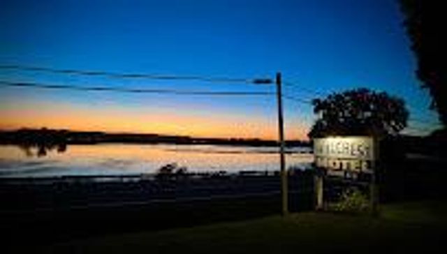 240 N State Rd 35, Alma, WI 54610