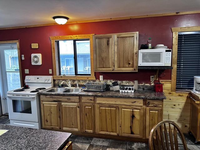 240 N State Rd 35, Alma, WI 54610