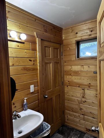 240 N State Rd 35, Alma, WI 54610