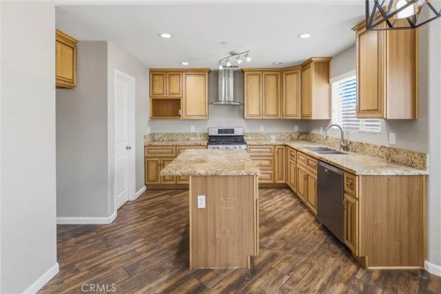 956 W Tibbot, Rialto, CA 92377