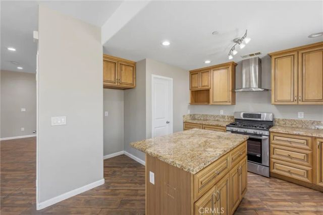 956 W Tibbot, Rialto, CA 92377