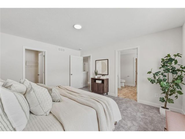 1551 Creekwood Dr, New Richmond, WI 54017