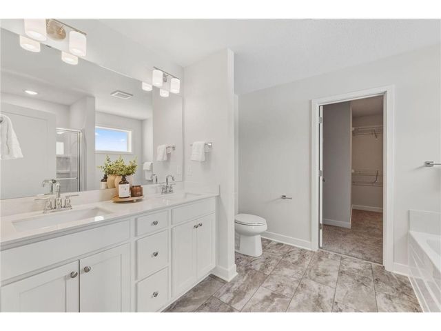 1551 Creekwood Dr, New Richmond, WI 54017