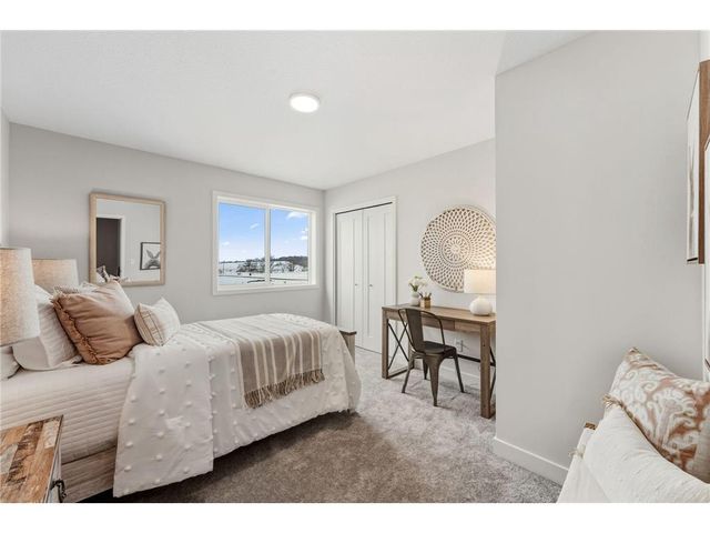 1551 Creekwood Dr, New Richmond, WI 54017