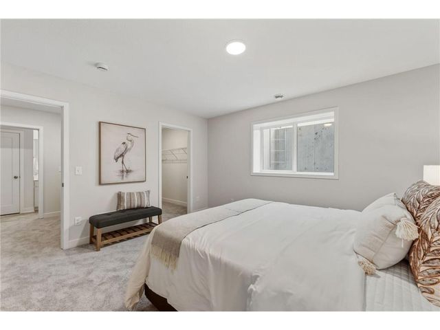 1551 Creekwood Dr, New Richmond, WI 54017