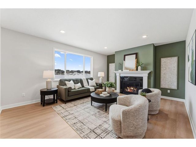 1551 Creekwood Dr, New Richmond, WI 54017