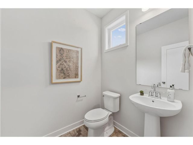 1551 Creekwood Dr, New Richmond, WI 54017