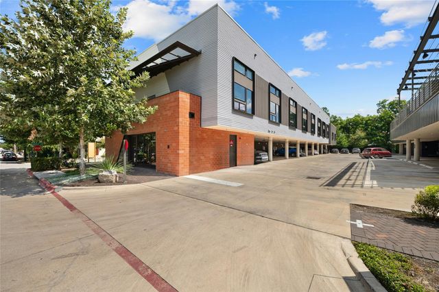 49 Navasota ST 216, Austin, TX 78702
