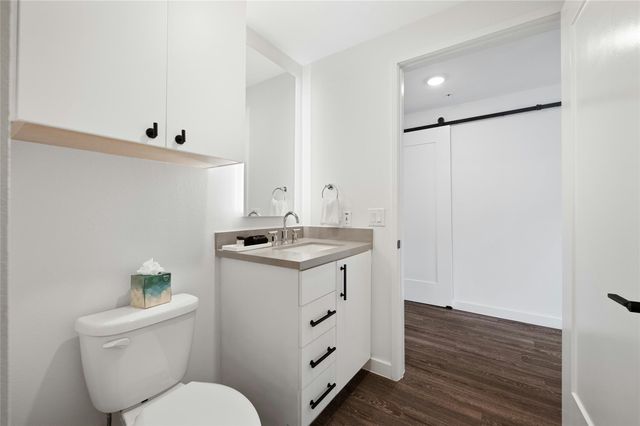 49 Navasota ST 216, Austin, TX 78702