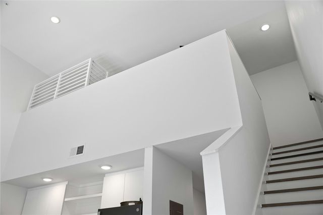 49 Navasota ST 216, Austin, TX 78702