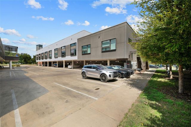 49 Navasota ST 216, Austin, TX 78702