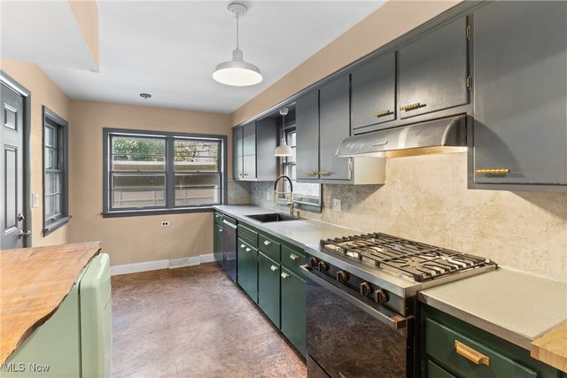 3007 Edgehill Road, Cleveland Heights, OH 44118