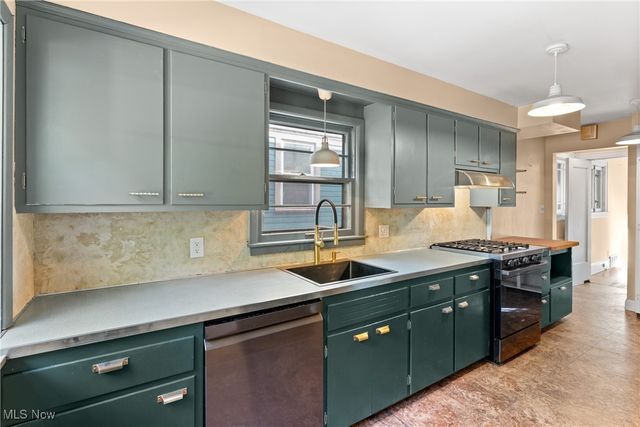 3007 Edgehill Road, Cleveland Heights, OH 44118