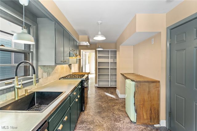 3007 Edgehill Road, Cleveland Heights, OH 44118