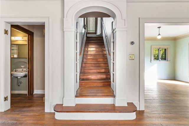 3007 Edgehill Road, Cleveland Heights, OH 44118