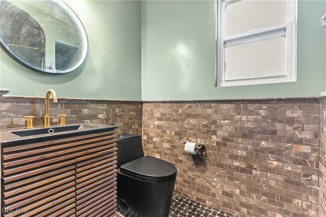 3007 Edgehill Road, Cleveland Heights, OH 44118