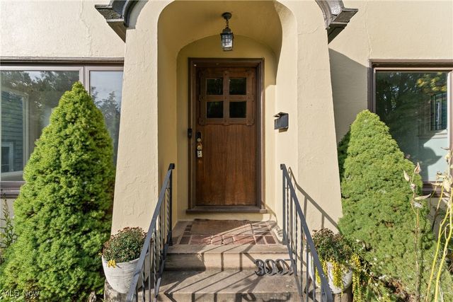 3007 Edgehill Road, Cleveland Heights, OH 44118