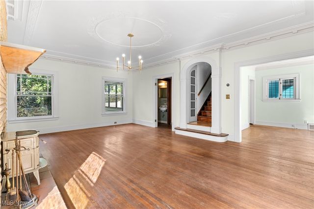 3007 Edgehill Road, Cleveland Heights, OH 44118