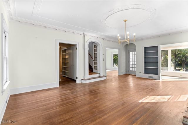 3007 Edgehill Road, Cleveland Heights, OH 44118