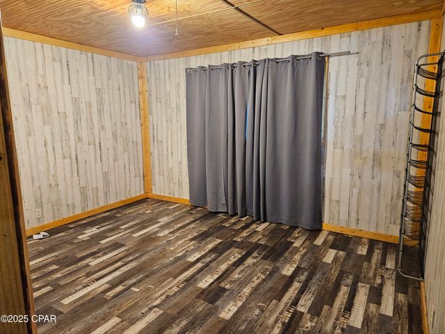 711 Heavener Lane, Southport, FL 32409