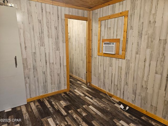 711 Heavener Lane, Southport, FL 32409