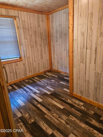 711 Heavener Lane, Southport, FL 32409