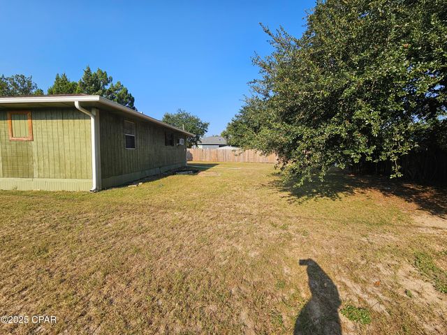 711 Heavener Lane, Southport, FL 32409