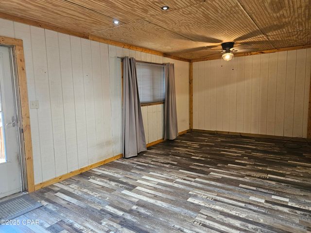 711 Heavener Lane, Southport, FL 32409