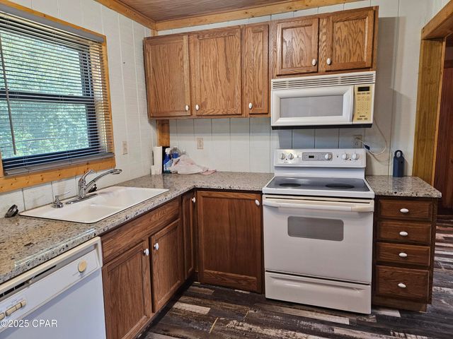 711 Heavener Lane, Southport, FL 32409