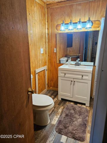 711 Heavener Lane, Southport, FL 32409