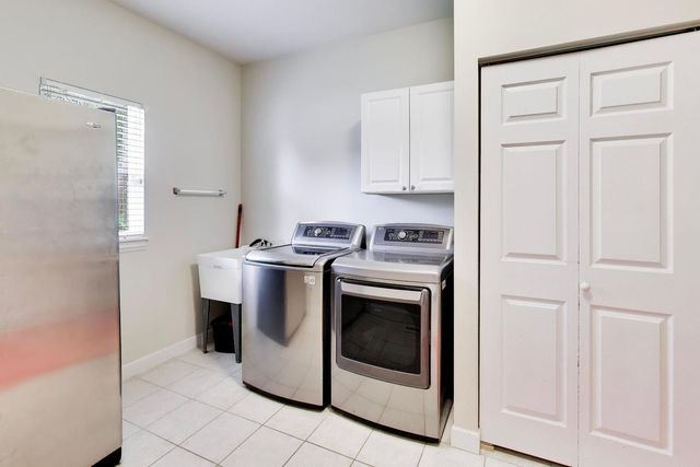 1904 Dakota Ridge, Johnsburg, IL 60051