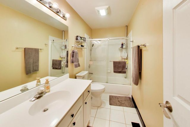 1904 Dakota Ridge, Johnsburg, IL 60051
