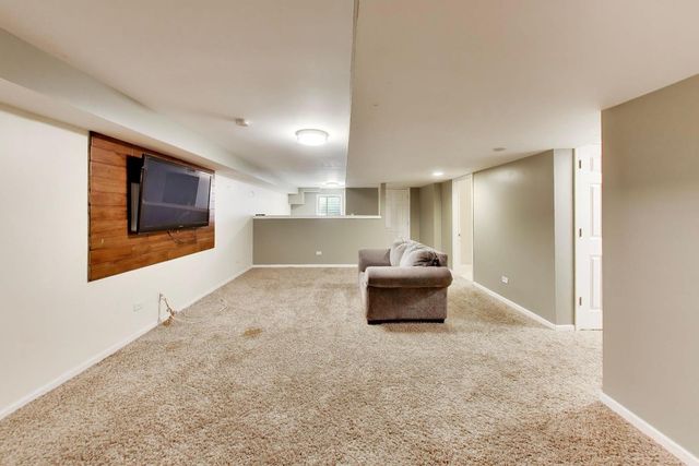 1904 Dakota Ridge, Johnsburg, IL 60051