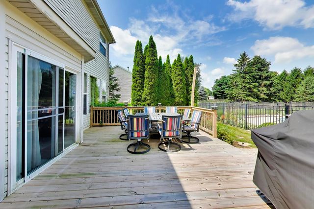 1904 Dakota Ridge, Johnsburg, IL 60051