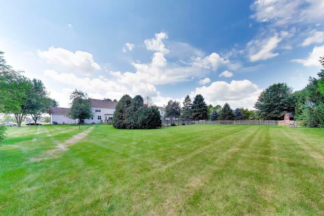 1904 Dakota Ridge, Johnsburg, IL 60051