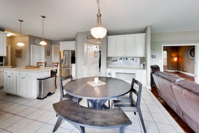 1904 Dakota Ridge, Johnsburg, IL 60051