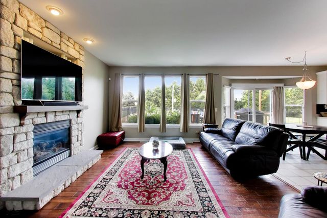 1904 Dakota Ridge, Johnsburg, IL 60051