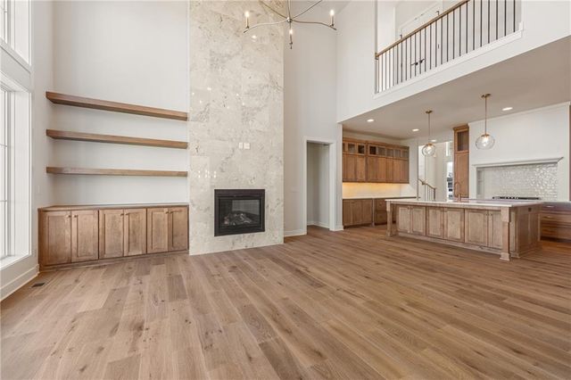 12502 W 170th Terrace, Overland Park, KS 66221