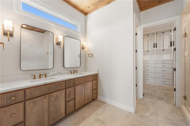 12502 W 170th Terrace, Overland Park, KS 66221