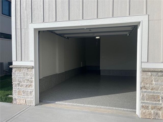 12502 W 170th Terrace, Overland Park, KS 66221