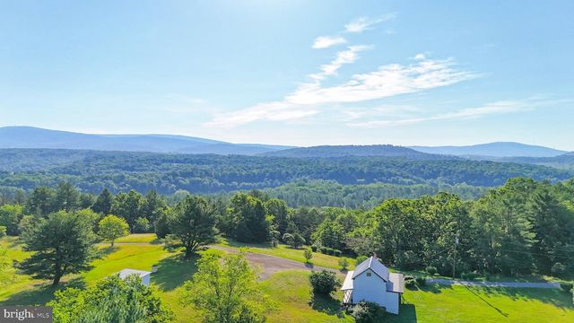9000 CORNER RD, Hancock, MD 21750