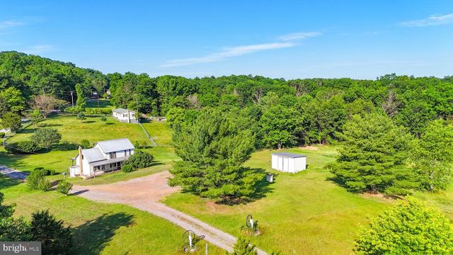 9000 CORNER RD, Hancock, MD 21750