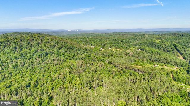 9000 CORNER RD, Hancock, MD 21750