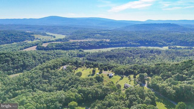 9000 CORNER RD, Hancock, MD 21750