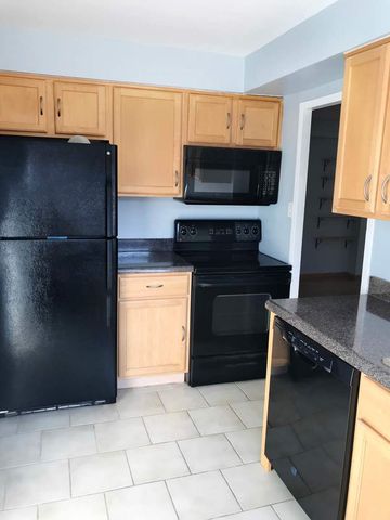 6030 N SHERIDAN Road 301, Chicago, IL 60660