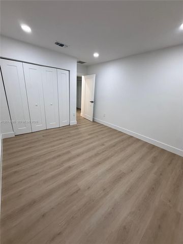 2951 NW 57th St, Miami, FL 33142