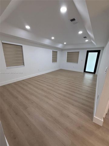 2951 NW 57th St, Miami, FL 33142