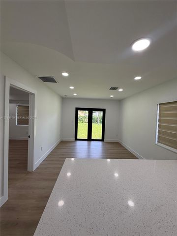 2951 NW 57th St, Miami, FL 33142